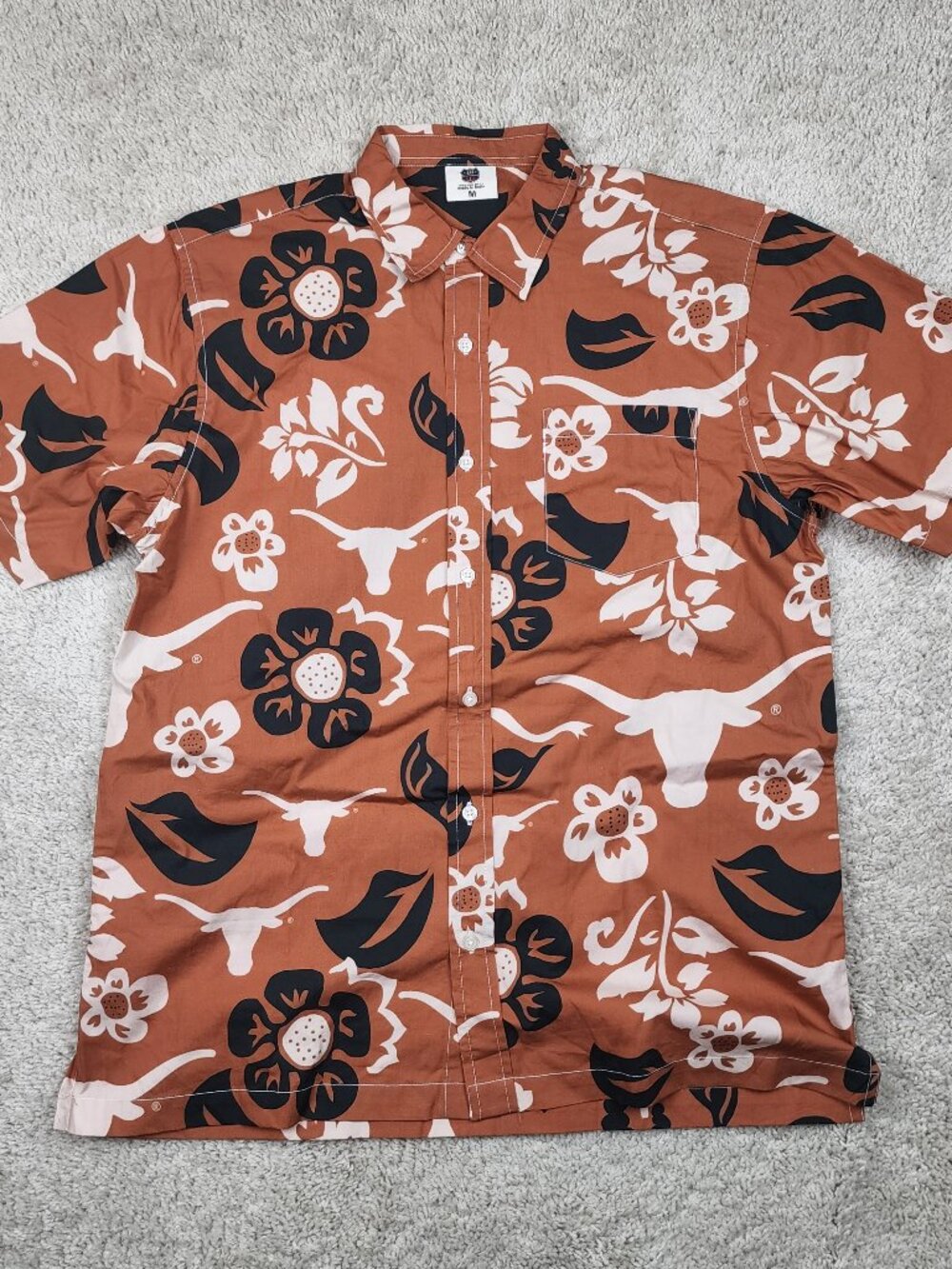 Wes and Willy Texas Longhorns Summer Casual Camp Button Shirt Size Medium M USA